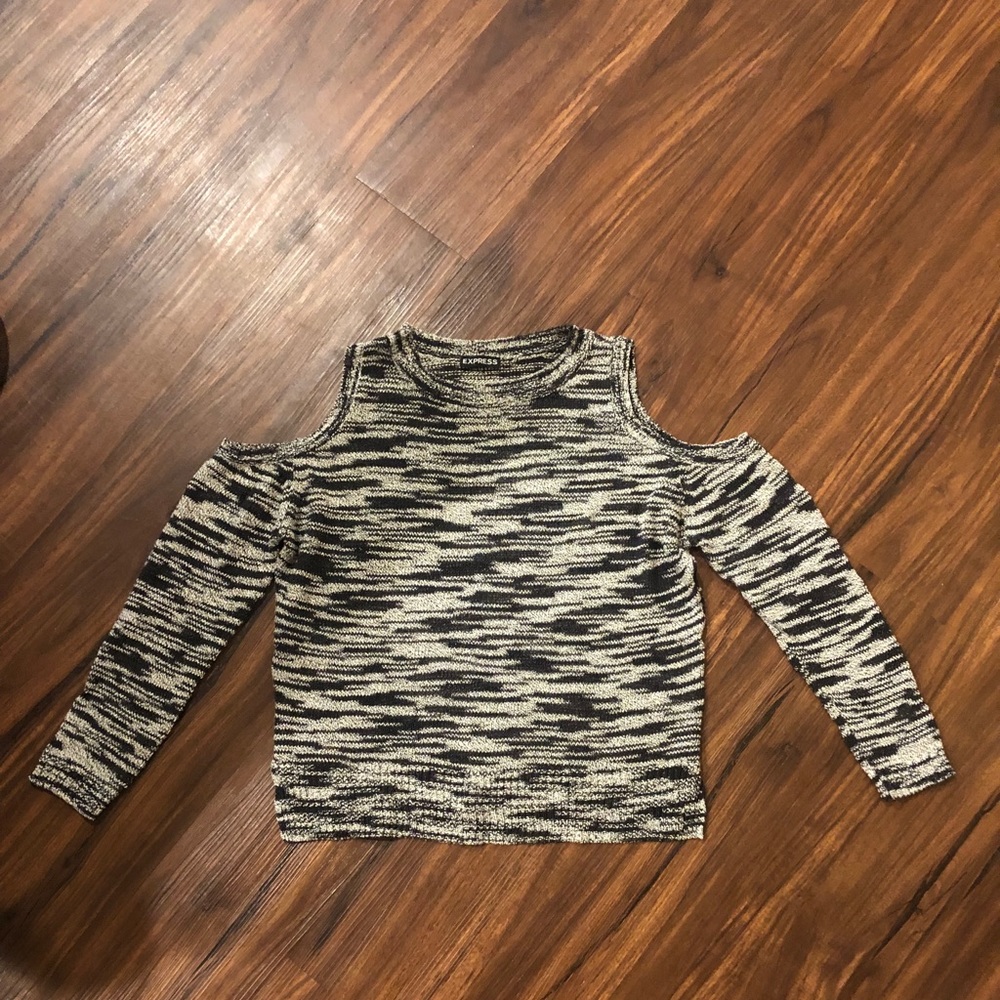 Express Cold Shoulder Crop Size S